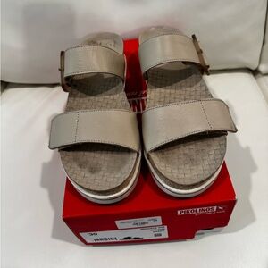 Pikolinos Cream colored Leather Sandals
